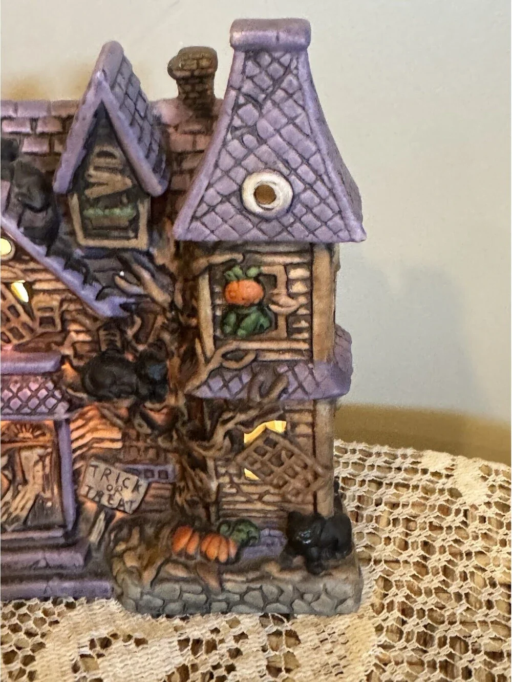 Halloween Haunted House Purple Brown Black Cats Pumpkin Man Lighted Whimsical